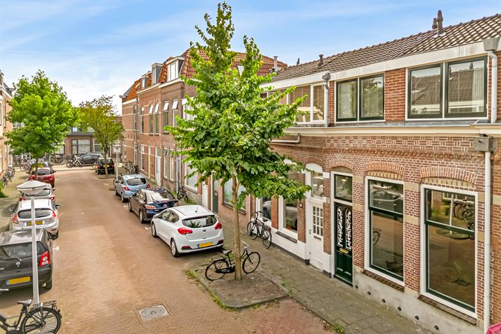 Bekijk foto 32 van Floresstraat 12