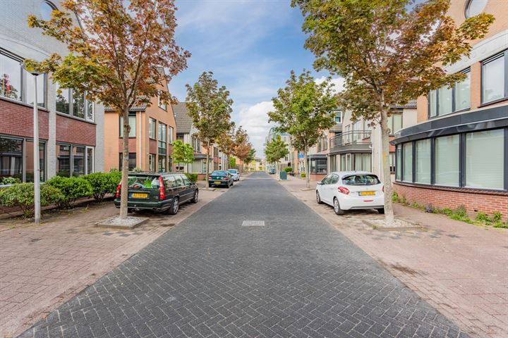 Bekijk foto 48 van Kamerlingh Onnesstraat 13