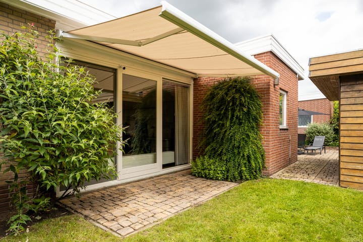 Foto 46 van Burgemeester Ulco de Vriesweg 7