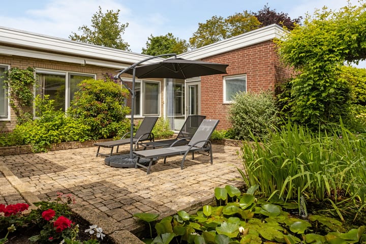 Foto 48 van Burgemeester Ulco de Vriesweg 7