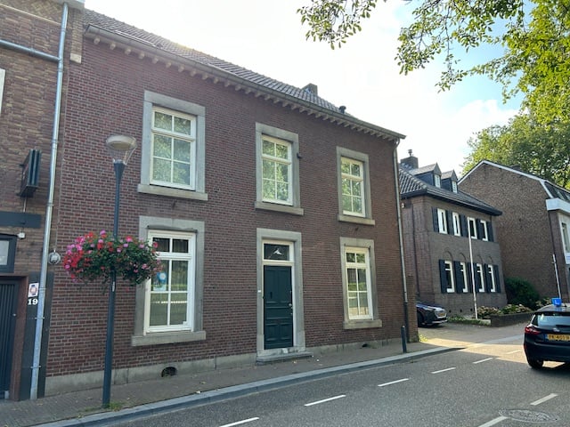 Bekijk foto 2 van Raadhuisstraat 17-A