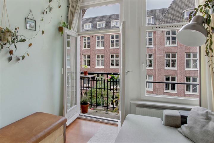 View photo 7 of Van Bossestraat 11-2