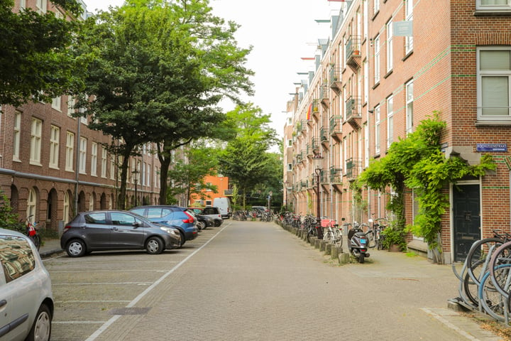 View photo 18 of Van Bossestraat 11-2