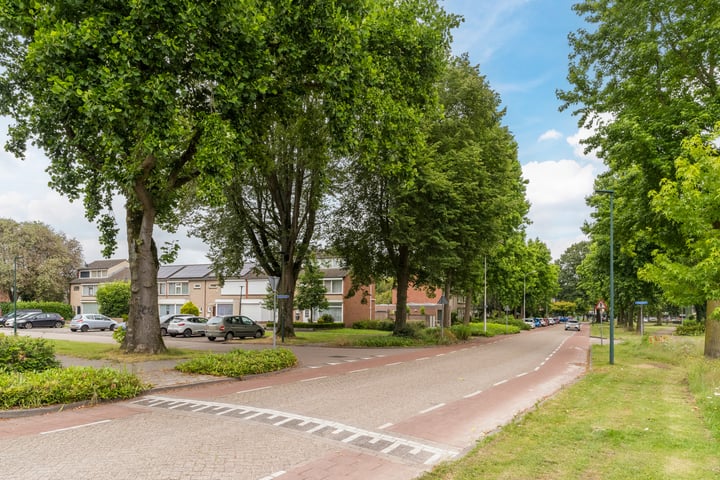 Bekijk foto 43 van Planetenstraat 20