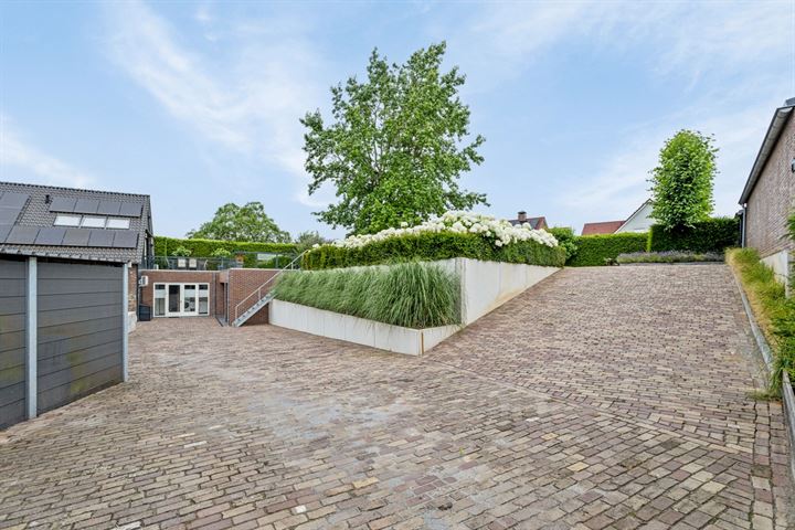 Bekijk foto 43 van Rector Hendrixstraat 9