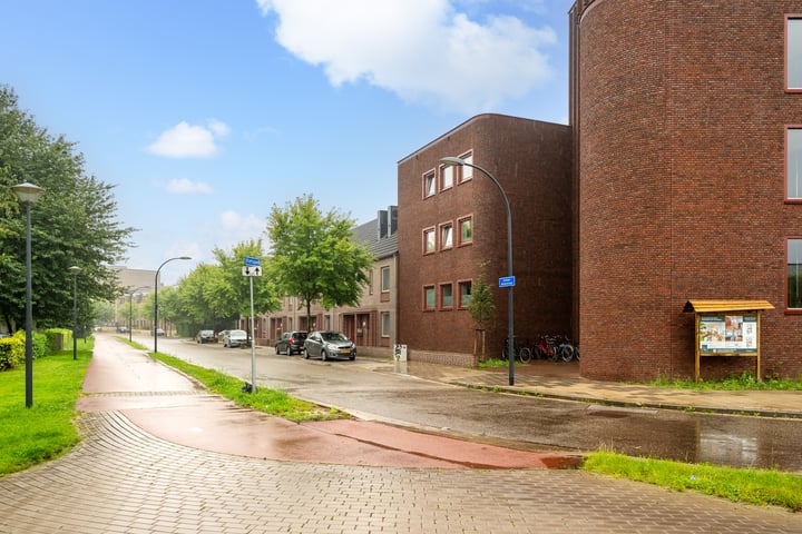 Bekijk foto 19 van Kolonel Millerstraat 62-C06