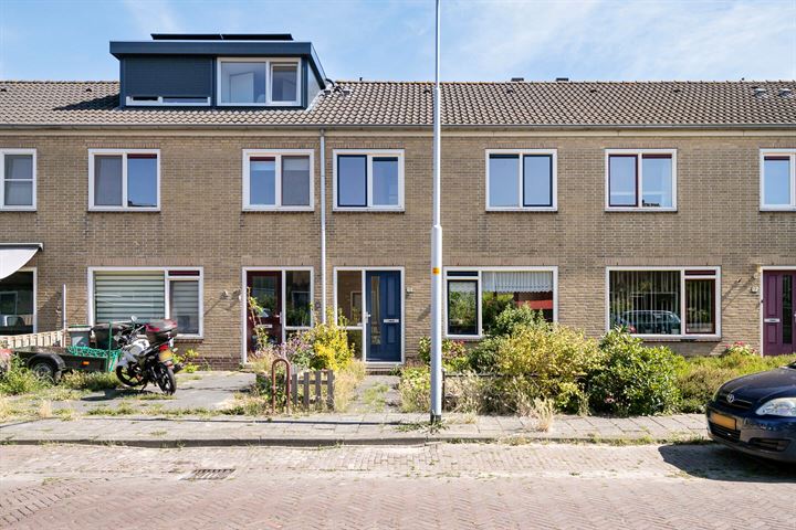 Bekijk foto 1 van Van Barenstraat 15