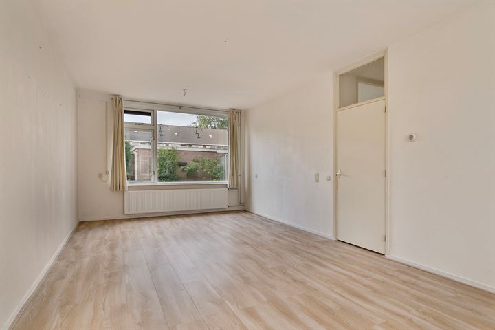 View photo 9 of Landluststraat 30