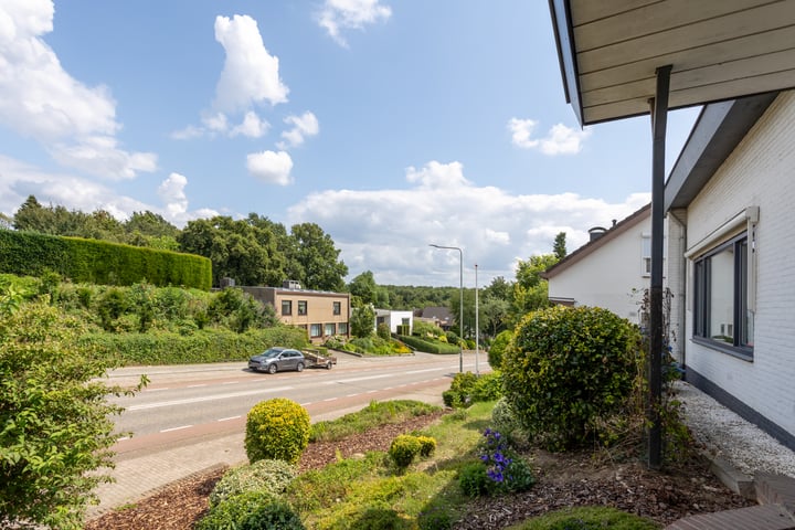 Bekijk foto 3 van Europaweg-Zuid 200