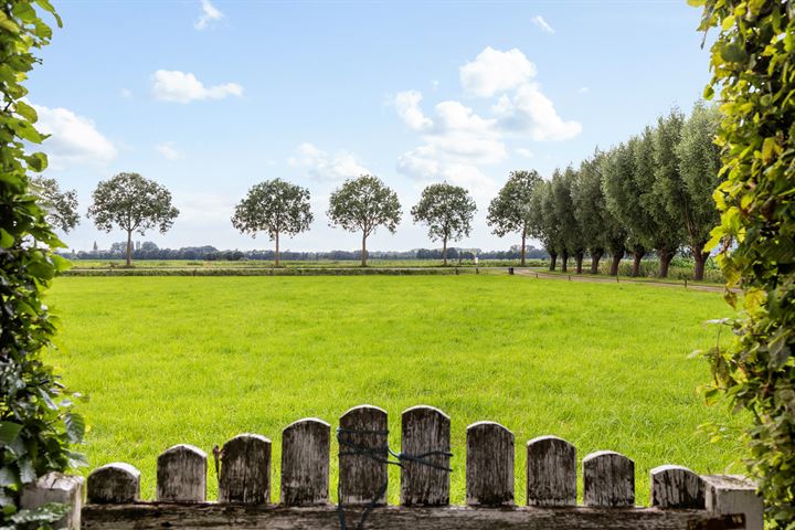 View photo 37 of Weteringdijk 77