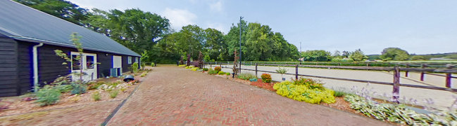 View 360° photo of Voortuin of Koerbergseweg 2