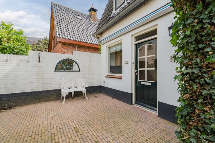 Foto 33 van Poststraat 8