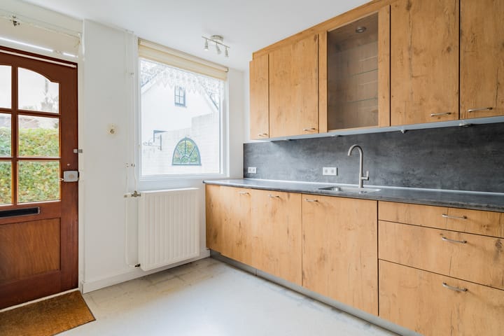 Foto 12 van Poststraat 8