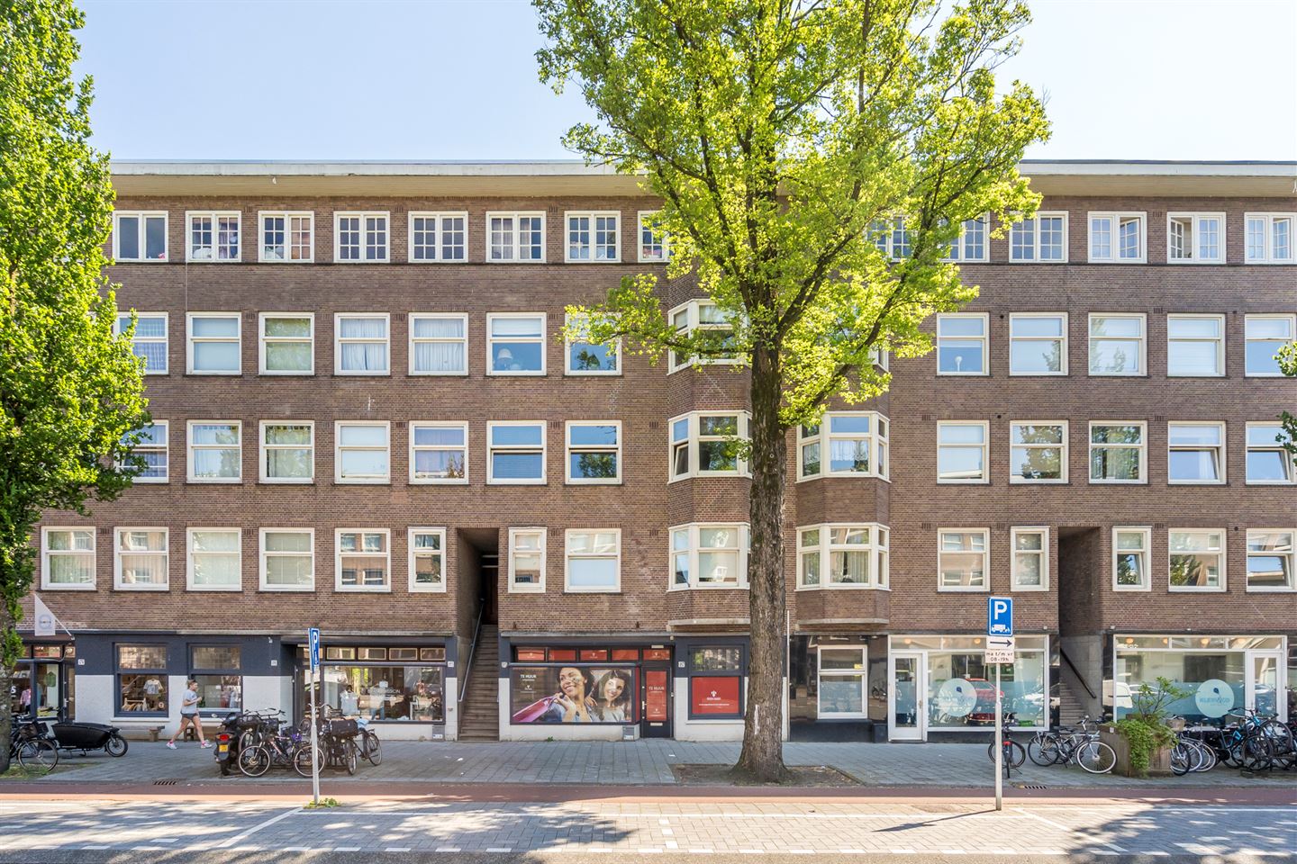 Bekijk foto 1 van Rijnstraat 187