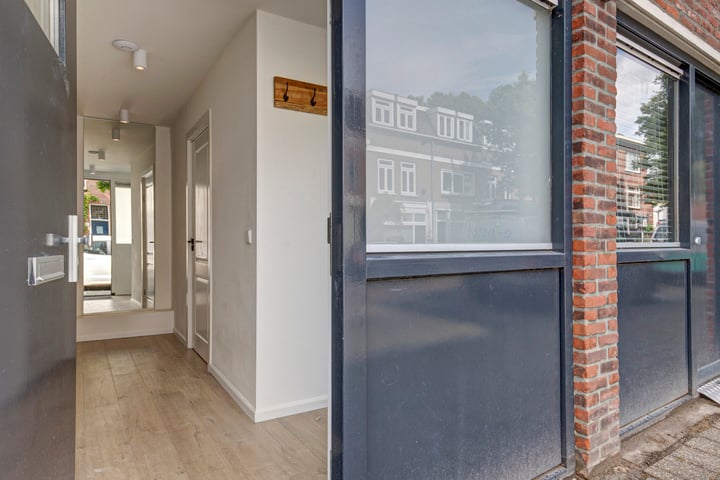 Bekijk foto 3 van Laurens Reaalstraat 52