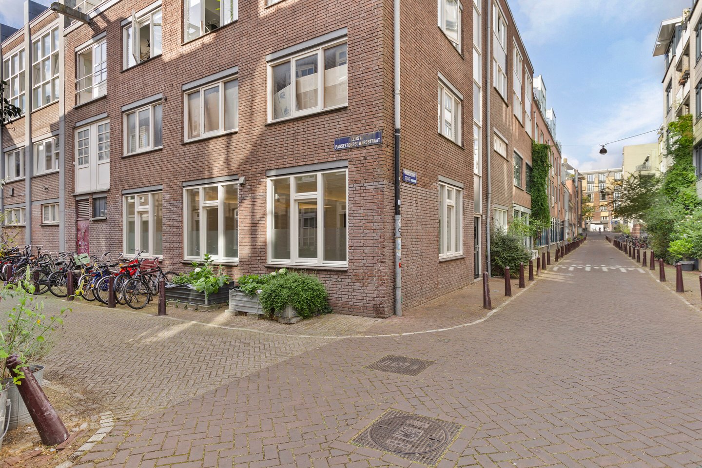 View photo 1 of Passeerdersstraat 43