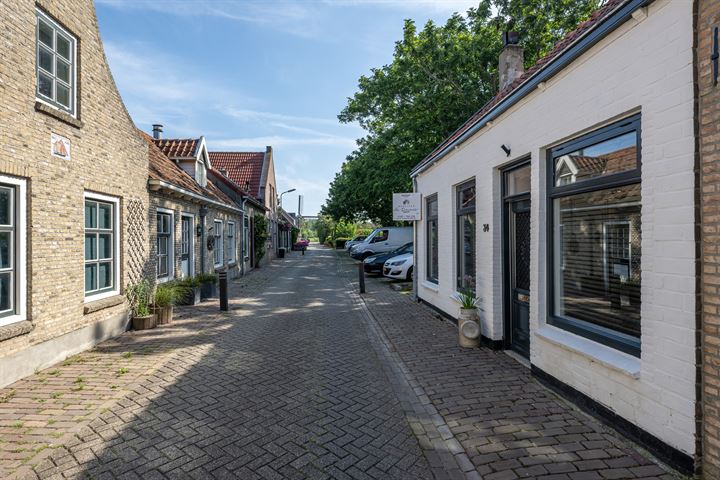 View photo 36 of Molendijk 34