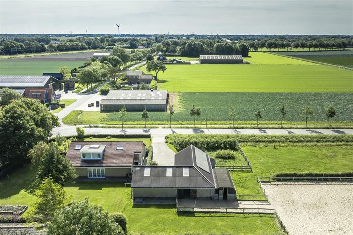 Bekijk foto 10 van Andries Dekkerweg 2