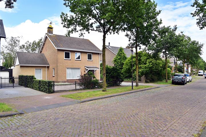 Bekijk foto 54 van Erasstraat 35