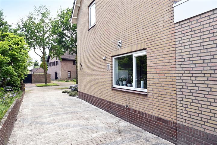 Bekijk foto 58 van Erasstraat 35