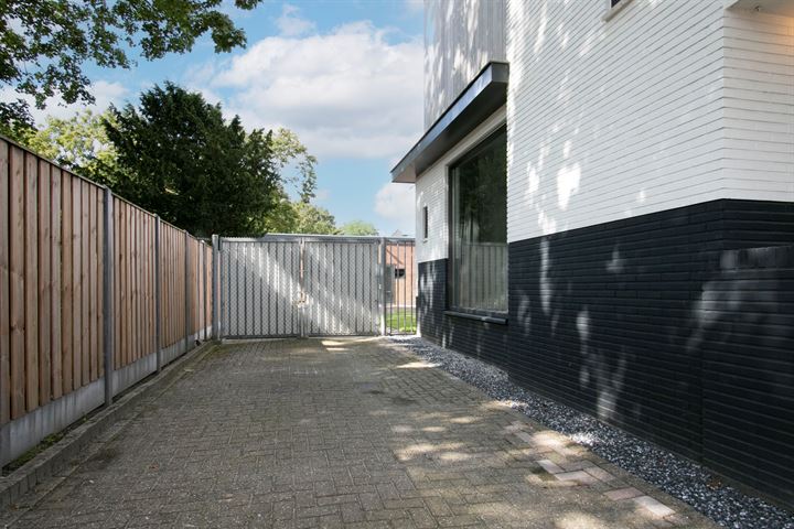 Bekijk foto 46 van Willem I straat 55