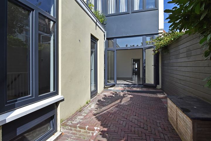 Bekijk foto 11 van Weimarstraat 6