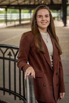 Manouk van leeuwen - Commercieel Medewerker