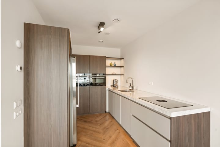 Photo 13 of Hellingstraat 220