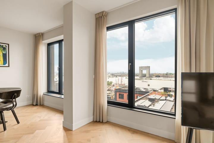 Photo 15 of Hellingstraat 220