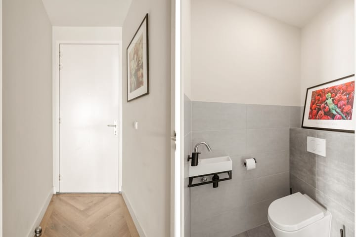 Photo 29 of Hellingstraat 220