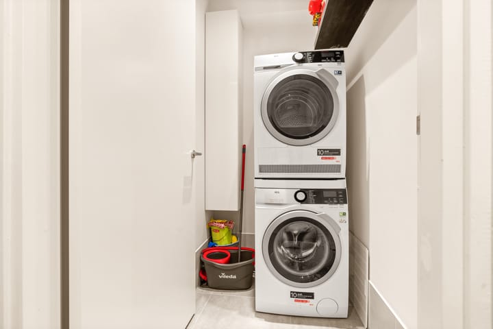 Photo 30 of Hellingstraat 220