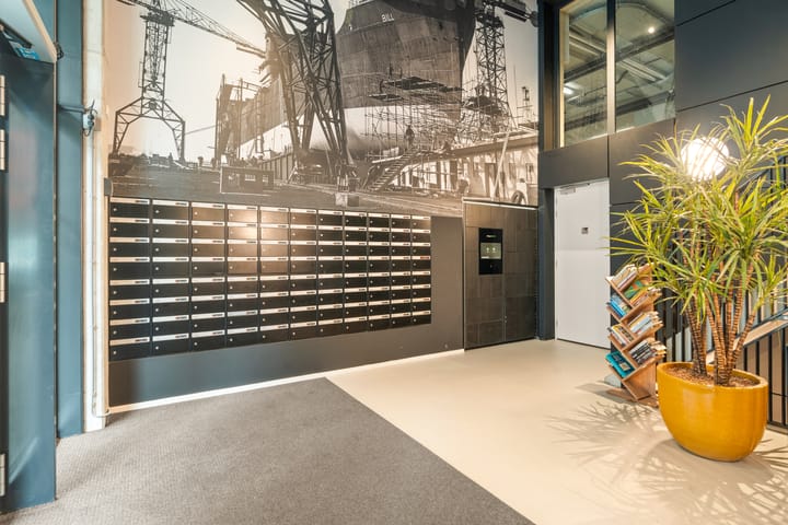 Photo 34 of Hellingstraat 220