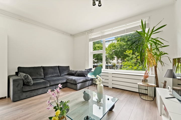 Bekijk foto 1 van Bredestraat 47-A