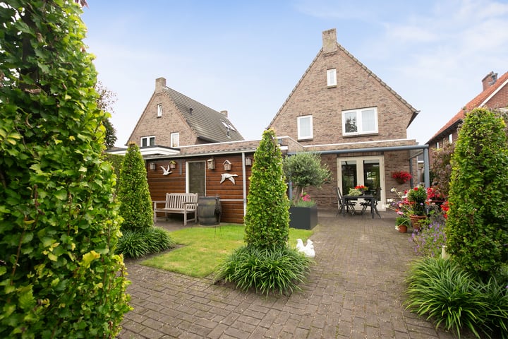 View photo 24 of Markgravenweg 32