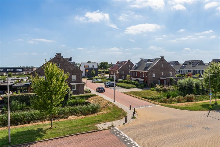 Bekijk foto 20 van Van Oranje-Nassaulaan 55