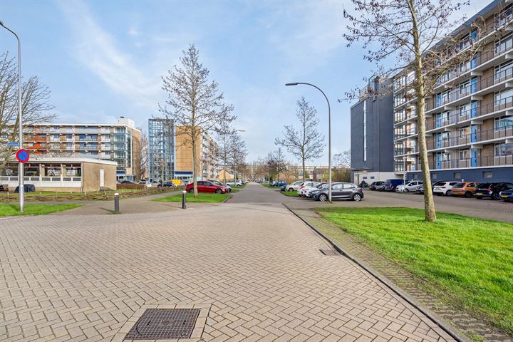 Bekijk foto 1 van Plutostraat 54