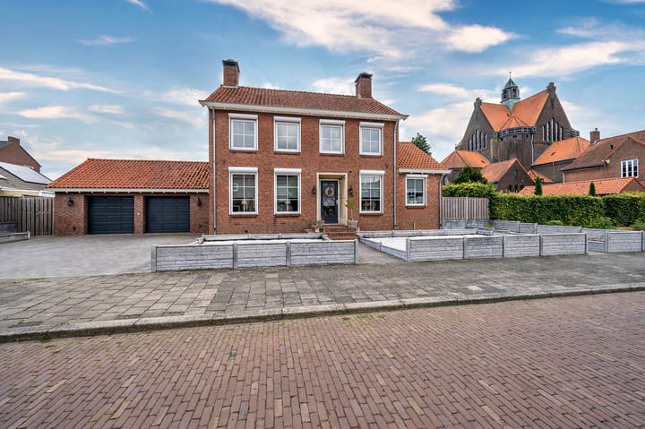 Photo 1 of Paulus Potterstraat 12