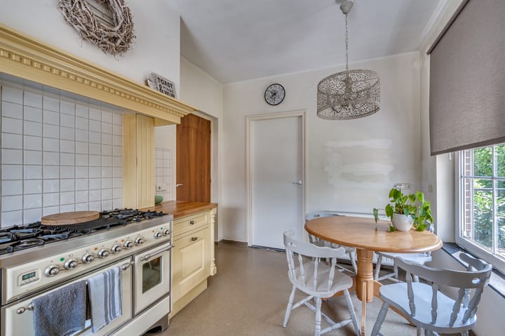 Photo 22 of Paulus Potterstraat 12