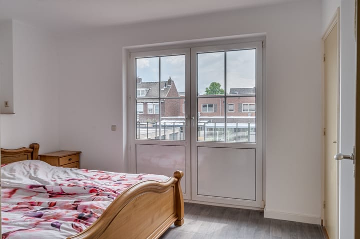 Photo 31 of Paulus Potterstraat 12