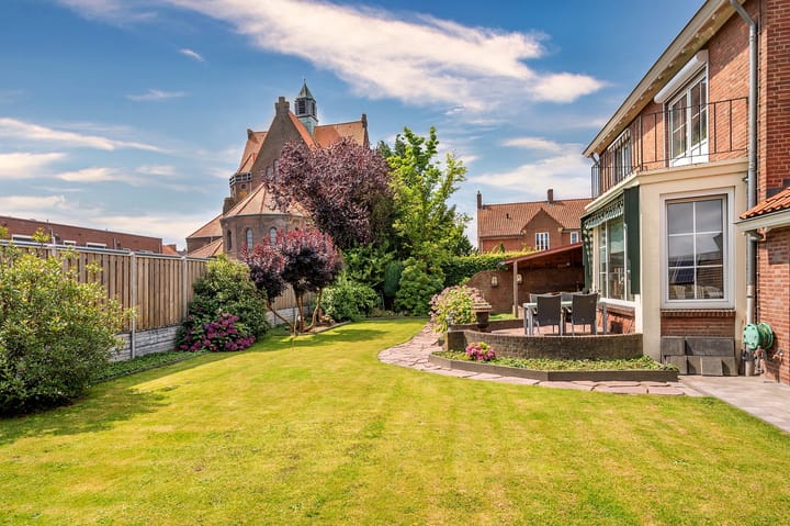 Photo 50 of Paulus Potterstraat 12