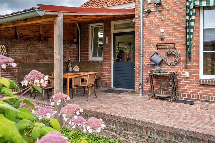 View photo 55 of Paulus Potterstraat 12