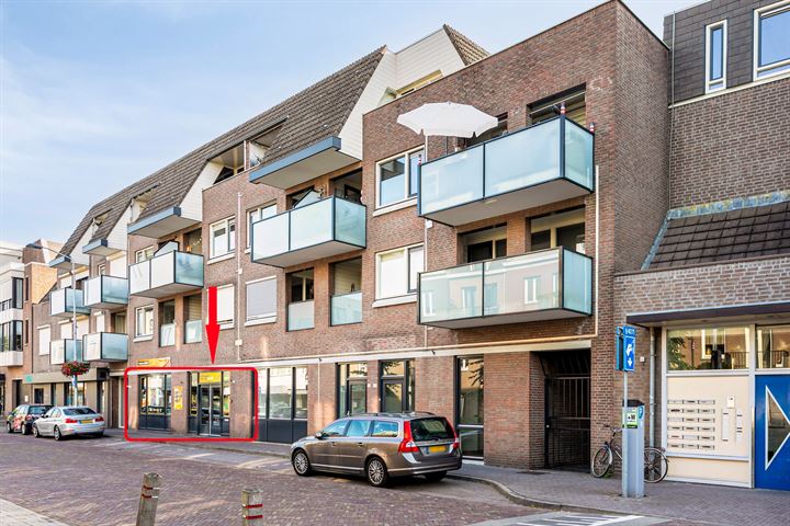 Julianastraat 6, Uden