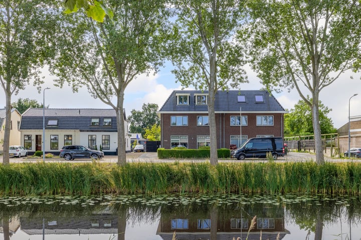 View photo 1 of Hoofdweg 1788