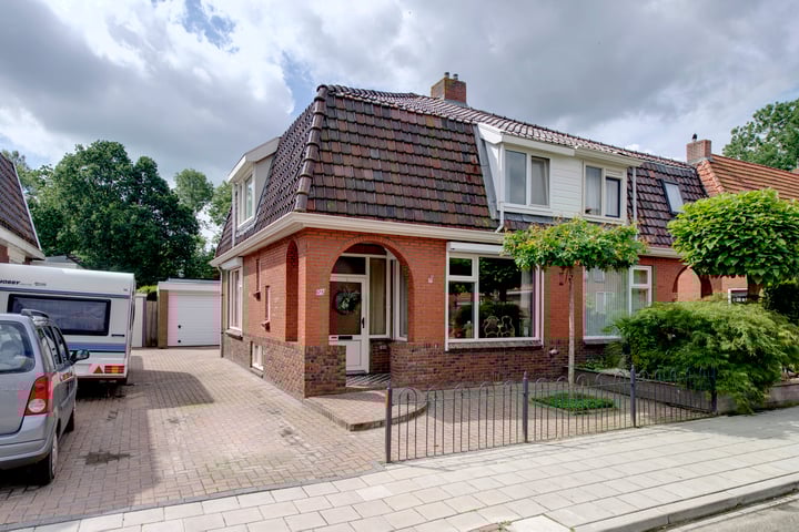 Bekijk foto 1 van Julianastraat 173