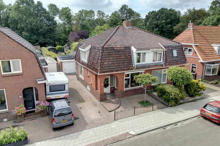 Bekijk foto 2 van Julianastraat 173