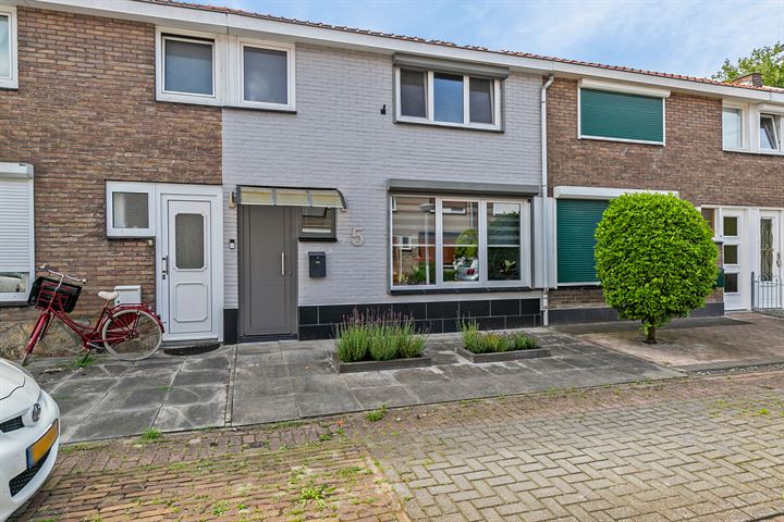 View photo 1 of Beatrixstraat 5