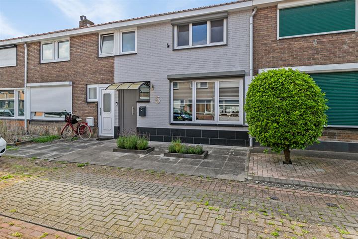 View photo 7 of Beatrixstraat 5