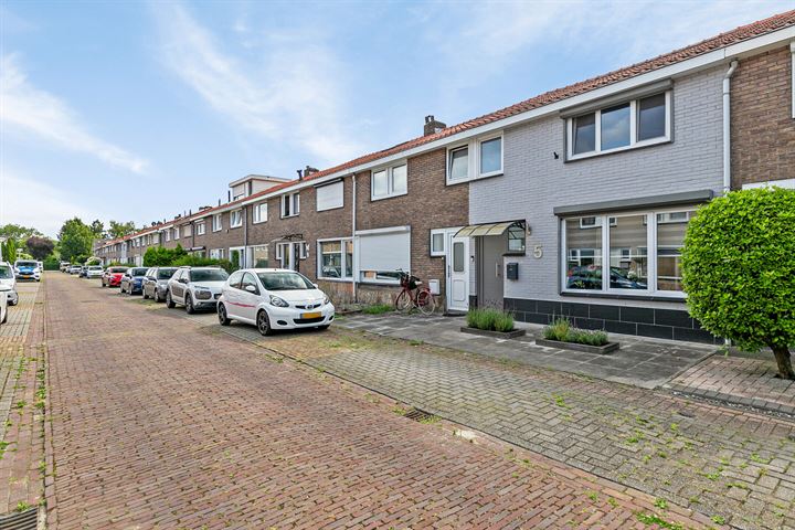 View photo 35 of Beatrixstraat 5