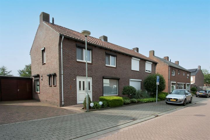 View photo 1 of Sint Jozefstraat 11