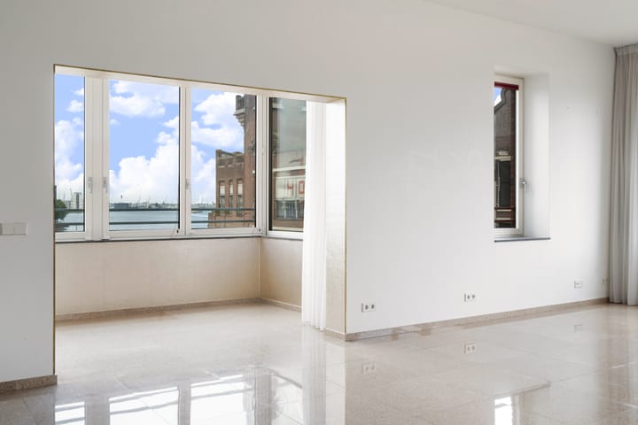 Photo 14 of Landverhuizersplein 7